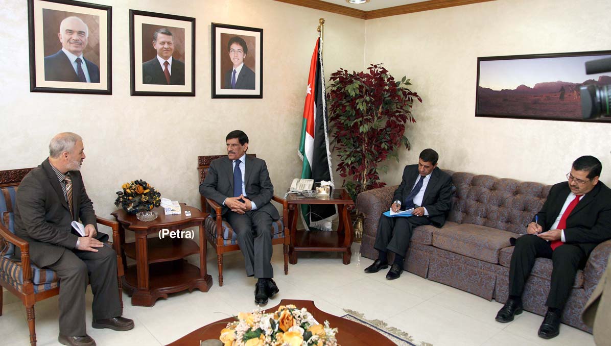 رئيس مجلس النواب يلتقي نائبا في التشريعي الفلسطيني