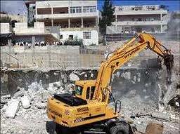 الاحتلال يهدم منزلا ومزرعة في بيت إكسا بالقدس