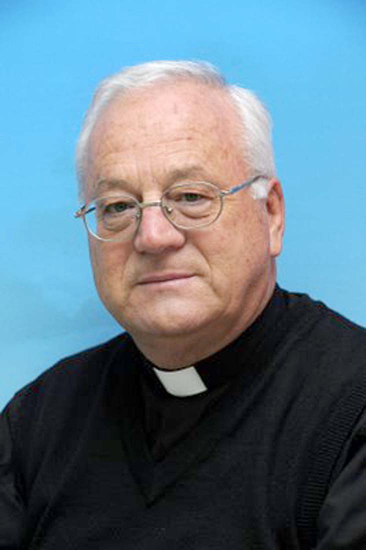 الاب ايلاريو انطونياتسي رئيس اساقفة لأبرشية تونس