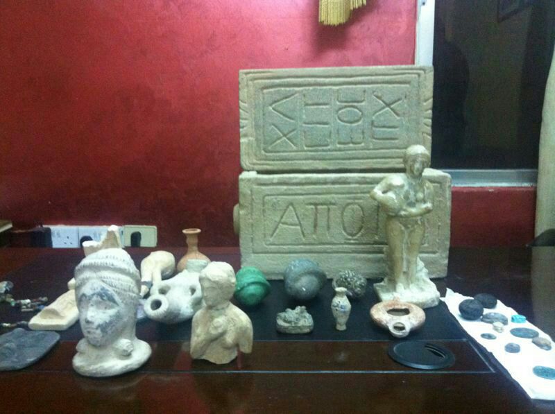 القبض على اشخاص يروجون لبيع قطع اثرية في اربد