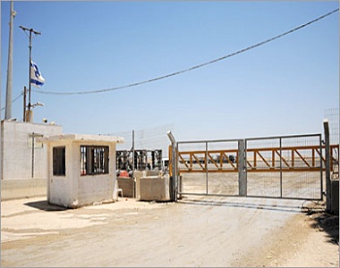 الاحتلال يواصل اغلاق معبر كرم ابو سالم التجاري جنوب قطاع غزة