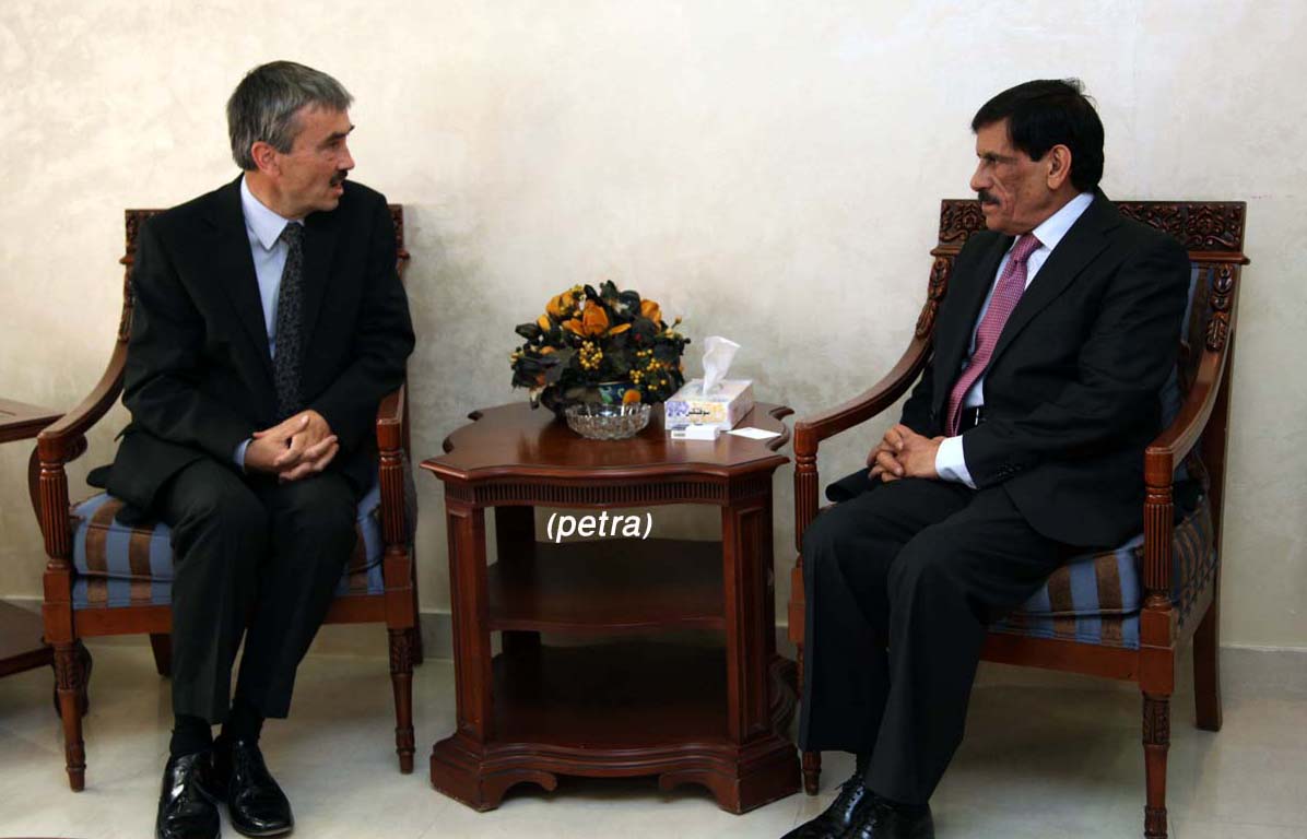 Srour discusses ties, Syria with British ambassador