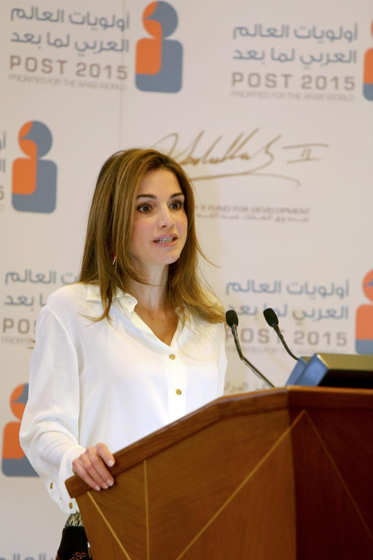 الملكة رانيا تشارك بمناقشة الاولويات الانمائية العربية لما بعد 2015