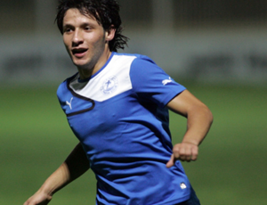 اللحام يفوز بجائزة لاعب الشهر