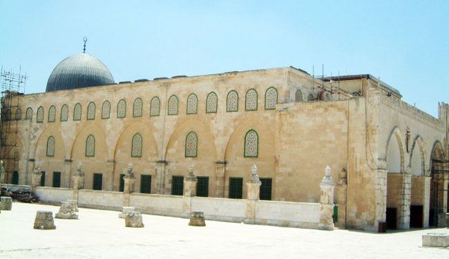 توتر أمني بمحيط الاقصى واستمرار محاولات المستوطنين والجيش اقتحامه