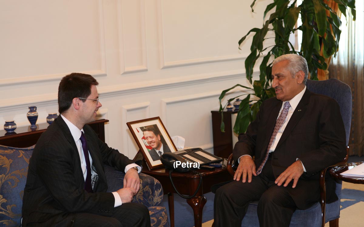 رئيس الوزراء يستقبل وزير الدولة البريطاني للأمن