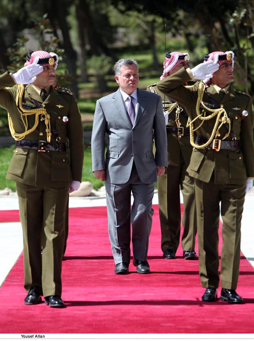 الملك يتقبل أوراق اعتماد عدد من السفراء