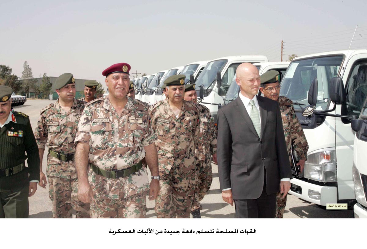 القوات المسلحة تتسلم دفعة جديدة من الآليات العسكرية