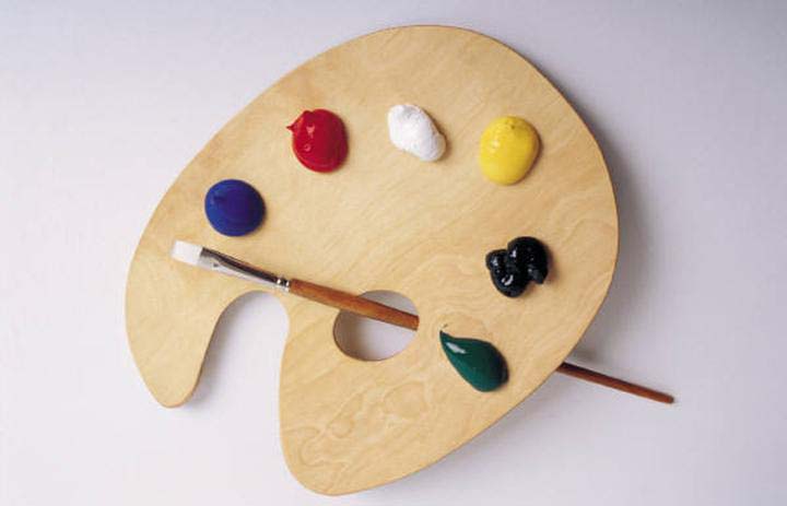 رابطة التشكيليين تشارك في ملتقى " حوار الثقافات " في سلطنة عمان