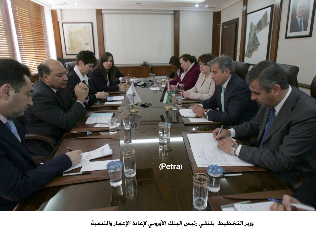 وزير التخطيط يلتقي رئيس البنك الأوروبي لإعادة الإعمار والتنمية