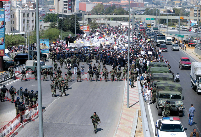 قتيلان و16 جريحا في اشتباكات ليلية في طرابلس شمال لبنان