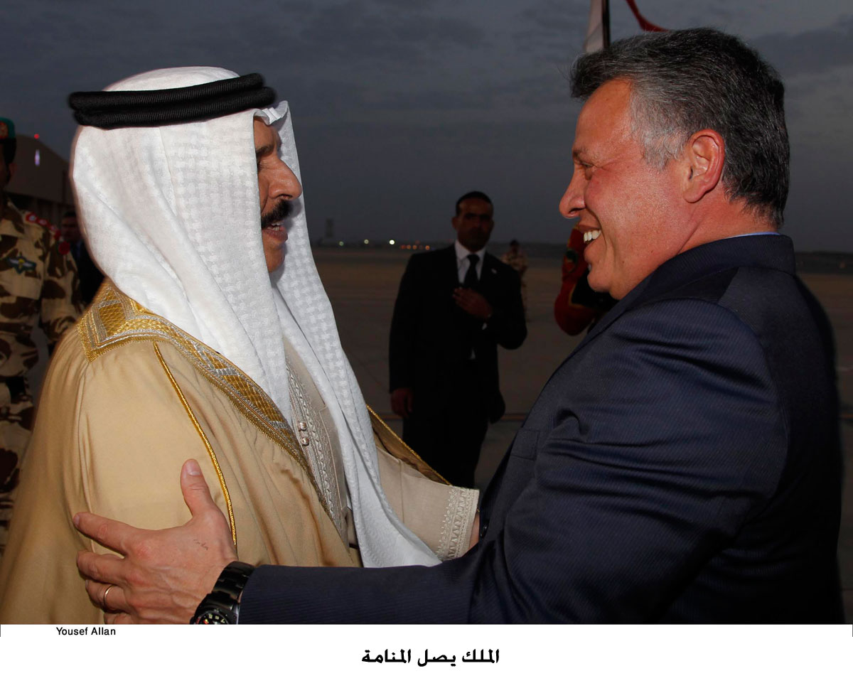 الملك يصل المنامة
