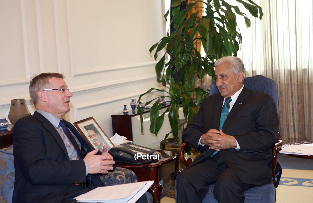 رئيس الوزراء يتسلم تقرير بعثة الاتحاد الاوروبي عن الانتخابات النيابية