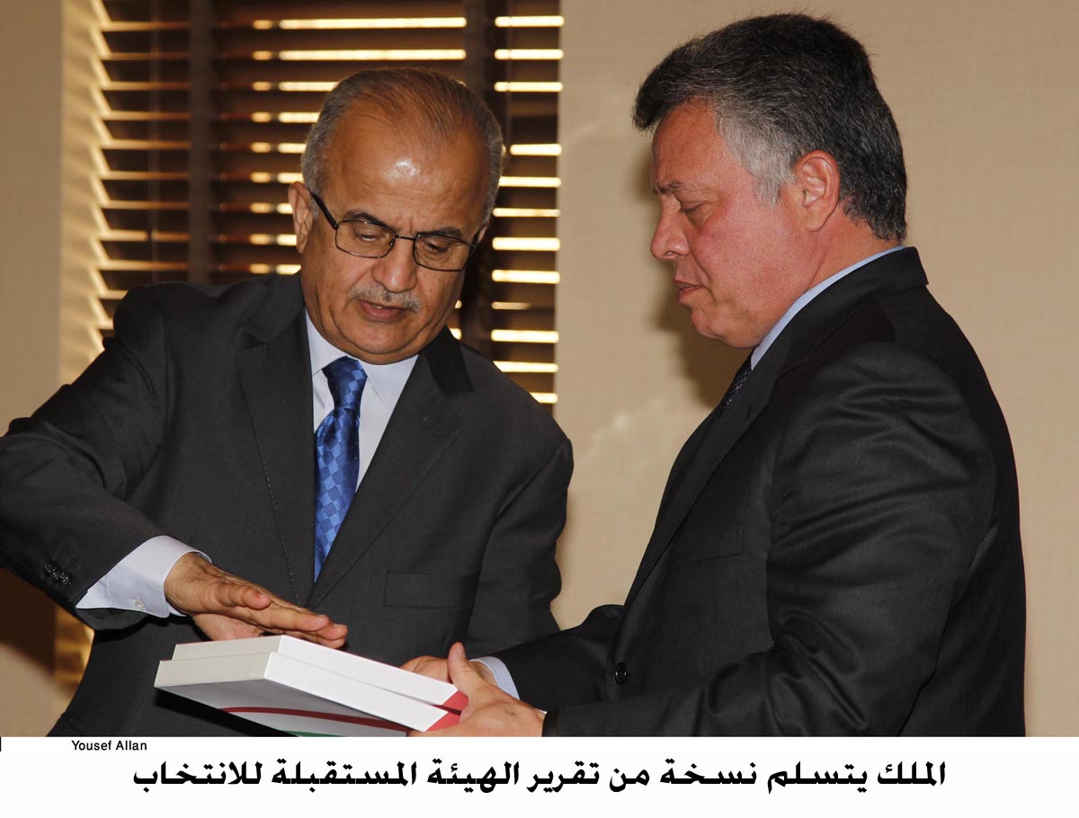 الملك يتسلم نسخة من تقرير الهيئة المستقلة للانتخاب