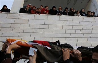 جماهير طولكرم تشيّع شهيدي عنبتا وسط غضب عارم