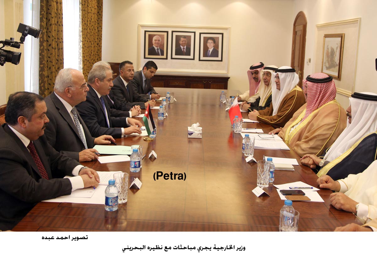 وزير الخارجية يجري مباحثات مع نظيره البحريني