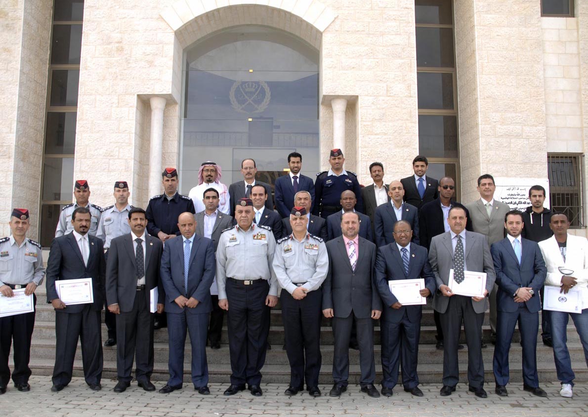 الدفاع المدني يخرج دورة خاصة في مجال حوادث الطائرات