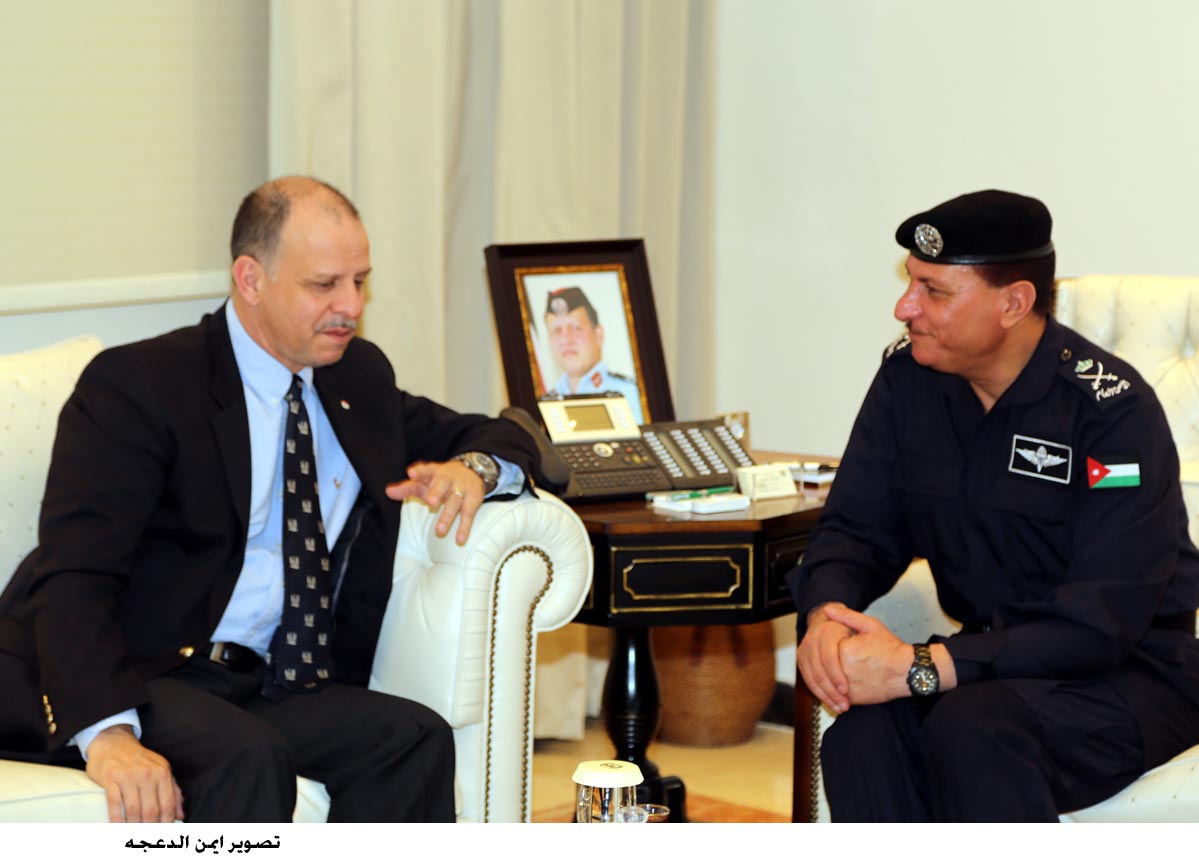 Regent visits PSD, praises staff