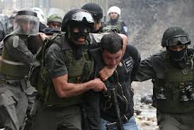 Israeli soldiers arrest 8 Palestinians in the West Bank