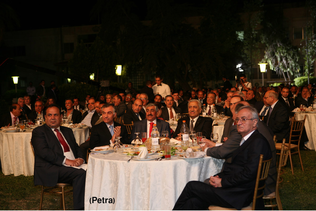 مندوبا عن الملك رئيس الوزراء يرعى احتفال التلفزيون بعيده الخامس والاربعين