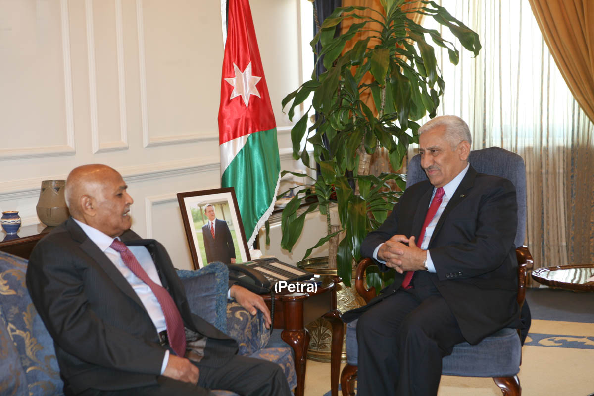 رئيس الوزراء يستقبل رئيس الوزراء اليمني