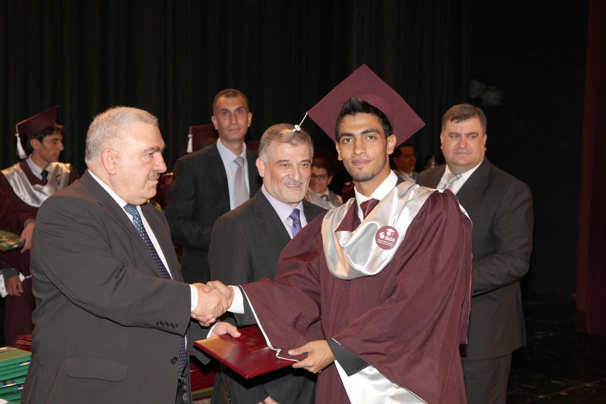 وزير التربية والتعليم يرعى تخريج فوج من طلبة النظم الحديثة