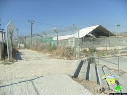 مستوطنون يغلقون الشارع الرئيسي الرابط بين بيت لحم والخليل