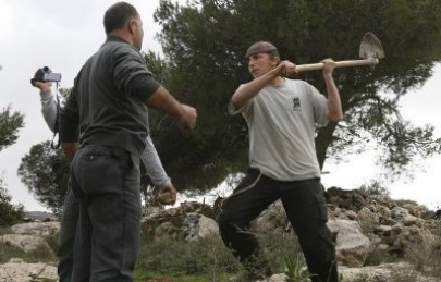 المستوطنون الاسرائيليون يعتدون على شبان فلسطينييين في القدس المحتلة