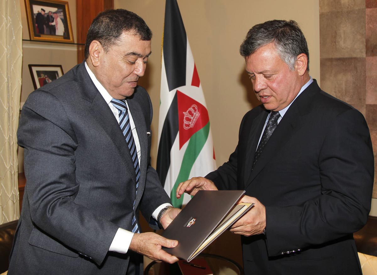 الملك يتسلم التقرير السنوي عن أعمال السلطة القضائية لعام 2012