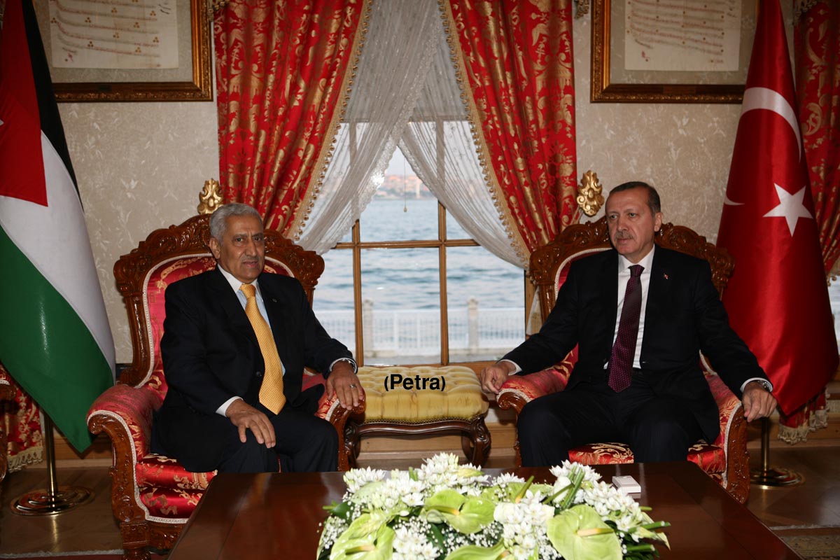 PM, Turkish counterpart discuss ties, region