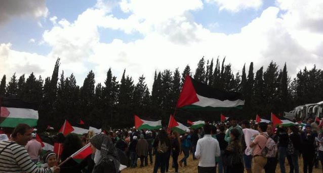 قوات الاحتلال الاسرائيلي تقمع مسيرة العودة في بلدة الخضر