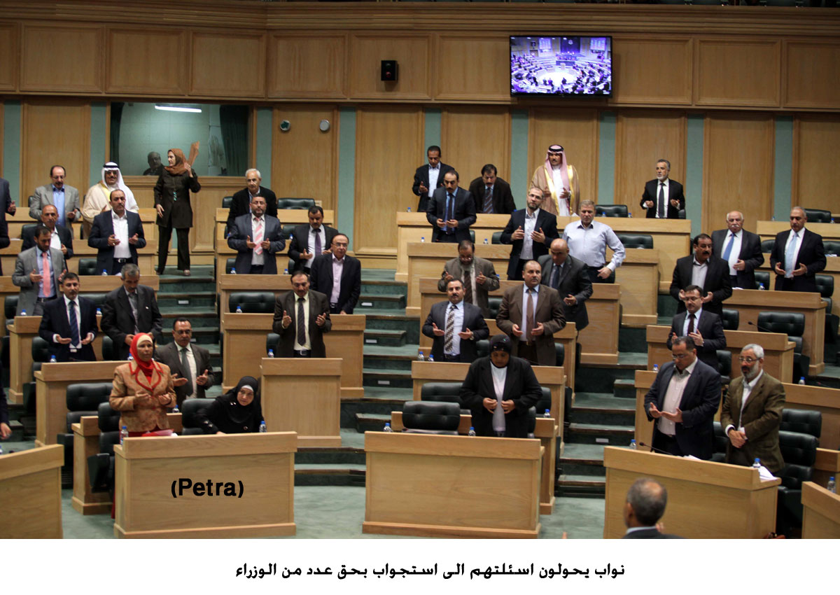 نواب يحولون اسئلتهم الى استجواب بحق عدد من الوزراء