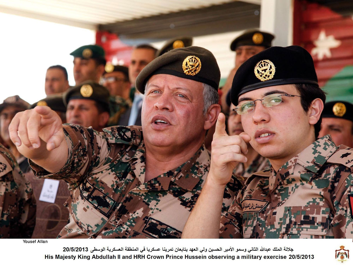 الملك يتابع تمرينا عسكريا في المنطقة العسكرية الوسطى