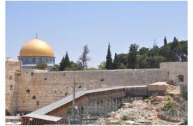 تحذير من مشروع استيطاني يهود ساحة البراق ومنطقة القصور الأموية