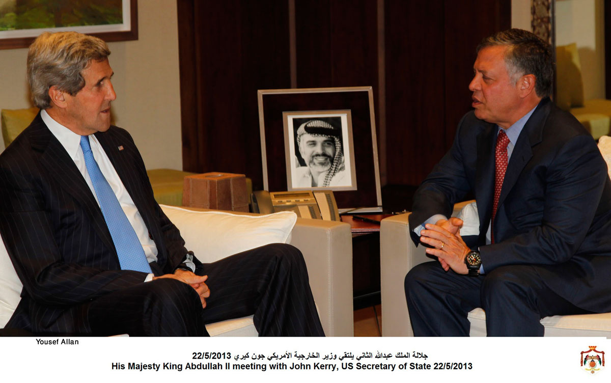 الملك يلتقي وزير الخارجية الأمريكي