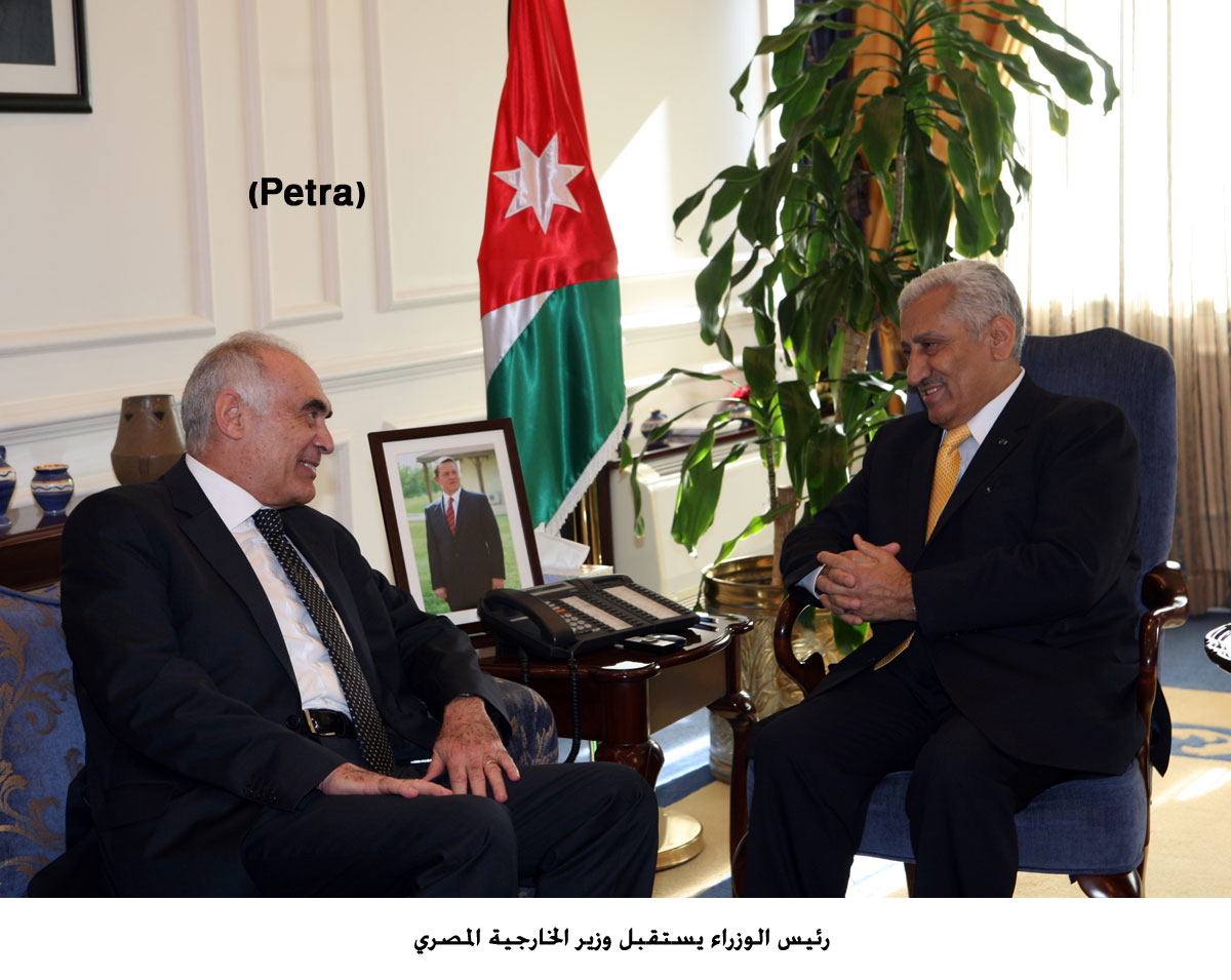 رئيس الوزراء يستقبل وزير الخارجية المصري