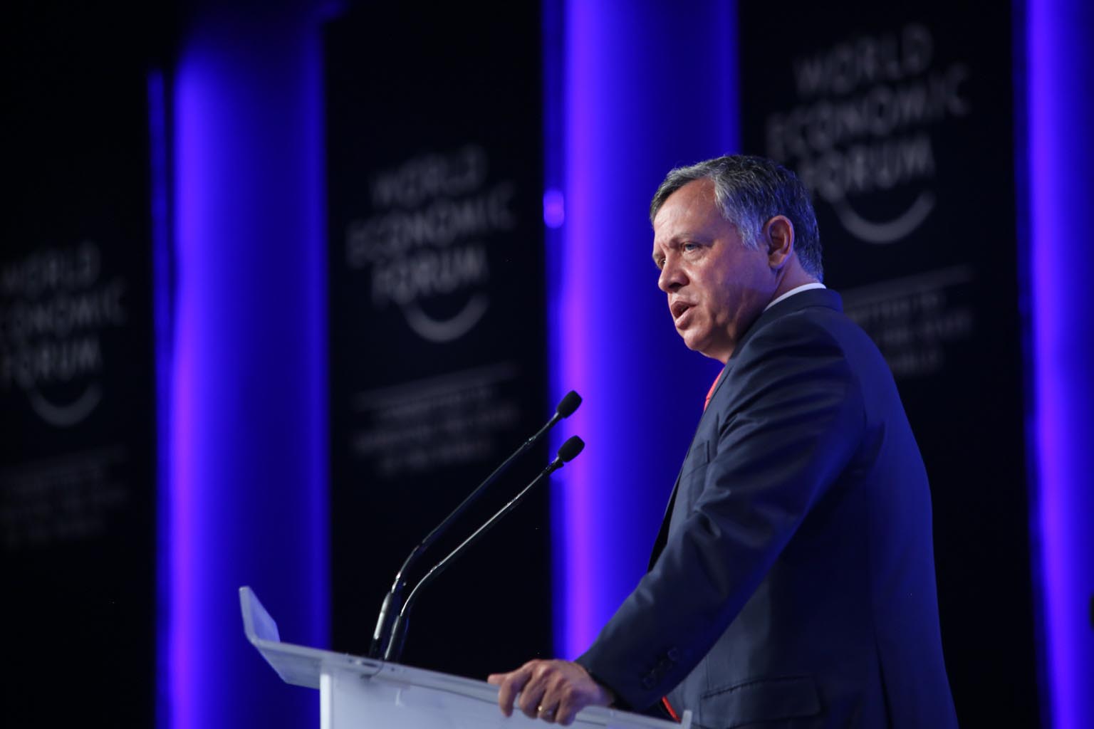 الملك يهنئ بعيد الاستقلال، ويفتتح أعمال المنتدى الاقتصادي العالمي