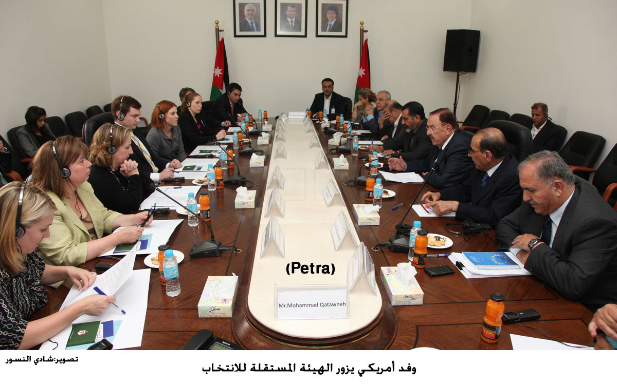 وفد أمريكي يزور الهيئة المستقلة للانتخاب