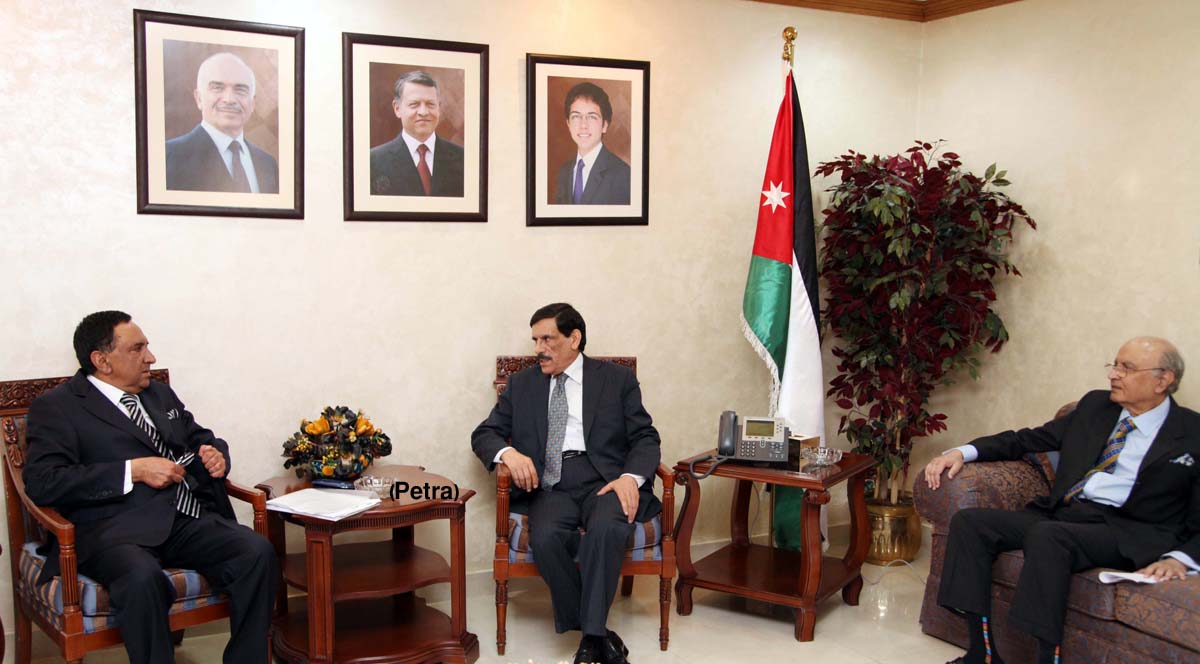 Srour briefs British delegation on Jordan's democratic experience