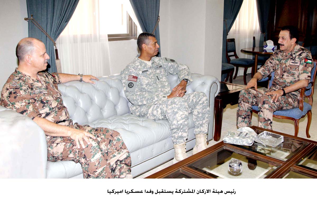 رئيس هيئة الاركان المشتركة يستقبل وفدا عسكريا اميركيا
