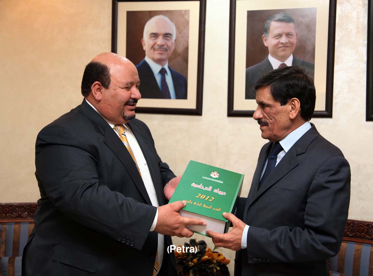 السرور يتسلم تقرير ديوان المحاسبة لعام 2012