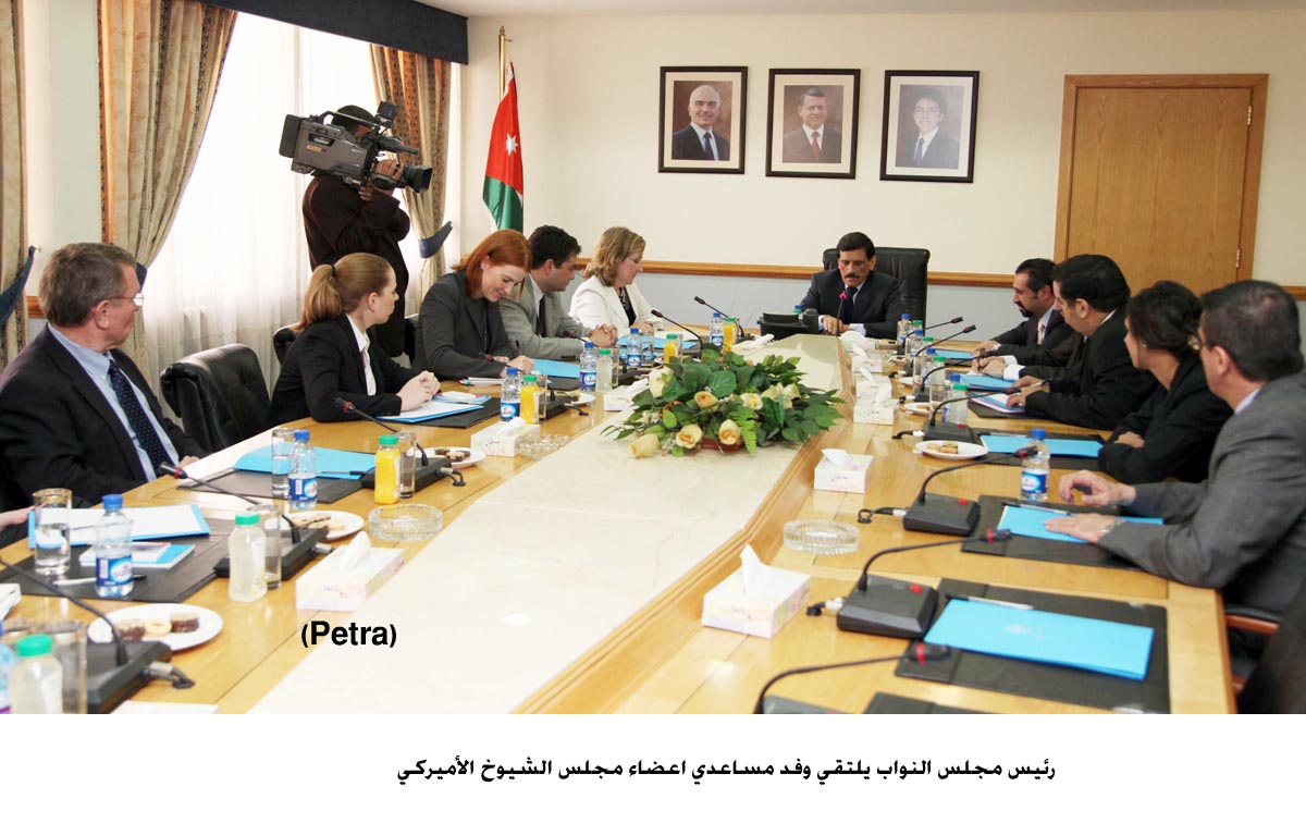 السرور يلتقي وفد مساعدي اعضاء مجلس الشيوخ الأميركي