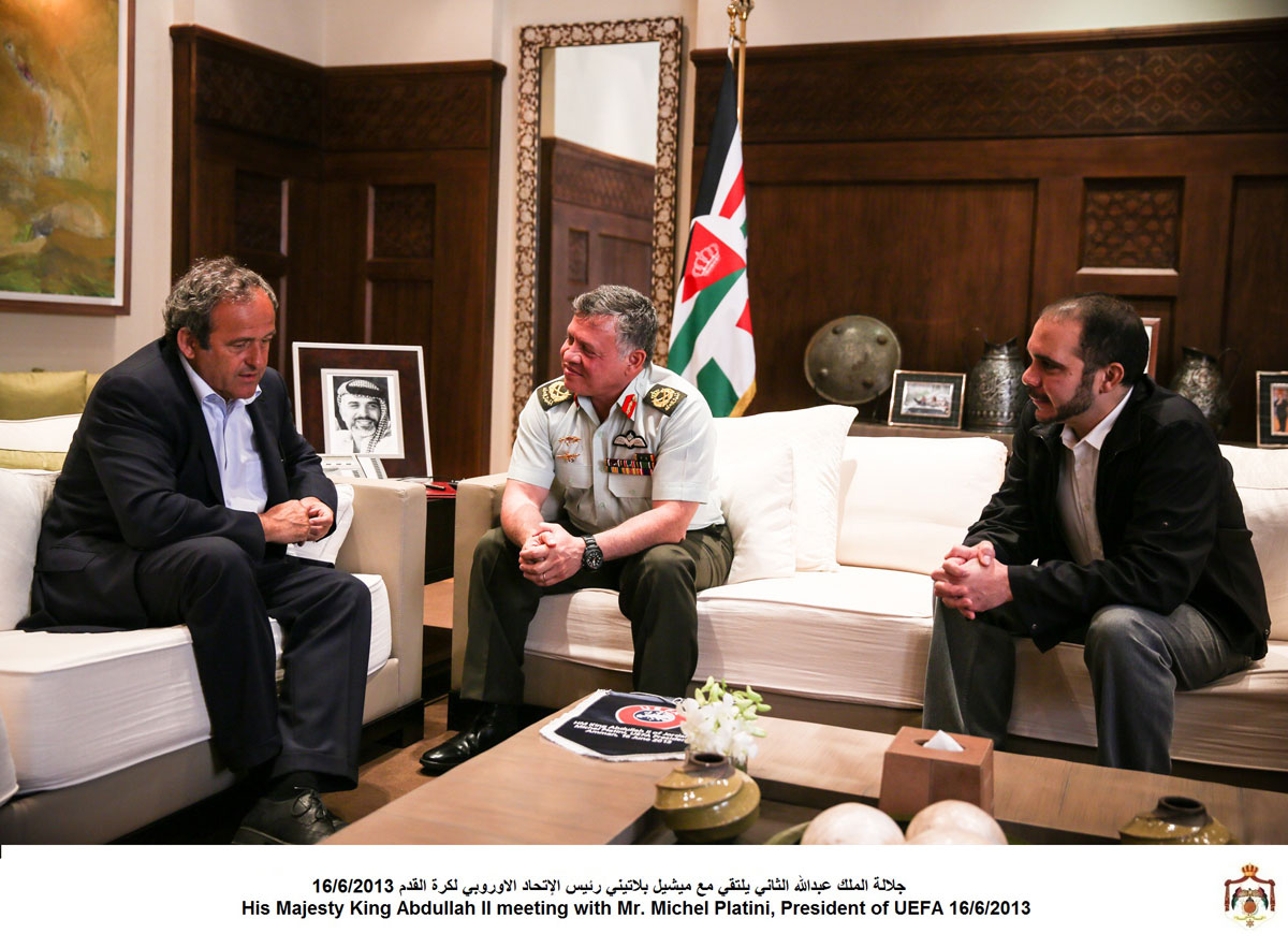 الملك يستقبل رئيس الاتحاد الأوروبي لكرة القدم