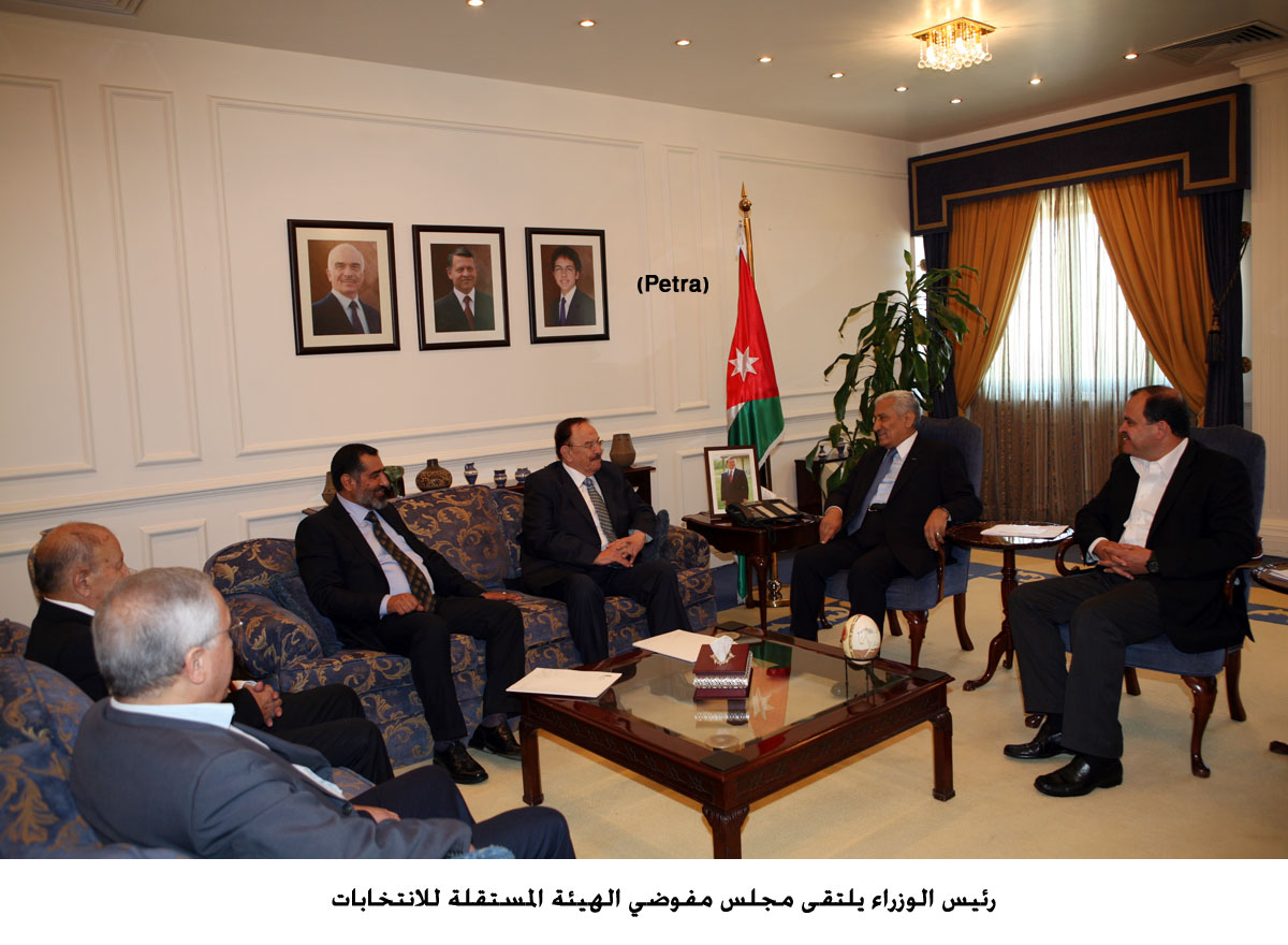 رئيس الوزراء يلتقى مجلس مفوضي الهيئة المستقلة للانتخابات