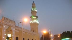 القناة الرابعة بالتلفزيون البريطاني تذيع آذان الفجر طوال شهر رمضان