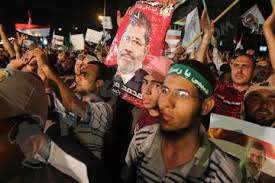 المعارضون المصريون يرفضون خطاب الرئيس المصري والمؤيدون يستقبلونه بالتصفيق