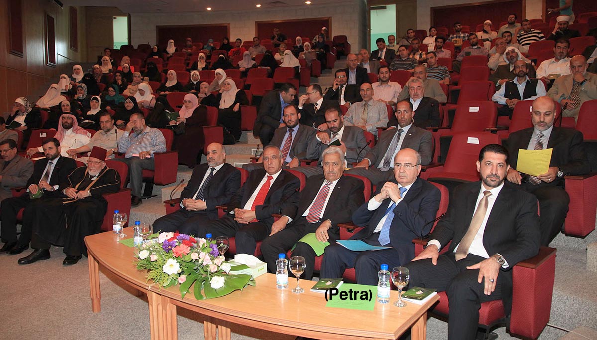 رئيس الوزراء يشارك في حفل الوفاء للمرحوم الكيلاني