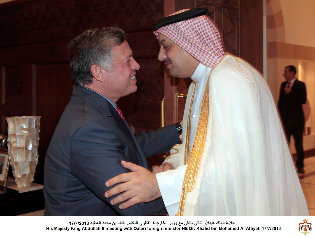 الملك يلتقي وزير الخارجية القطري