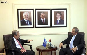 وزير الخارجية يلتقي المفوض السامي لشؤون اللاجئين