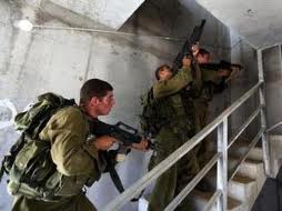 الاحتلال يخلي عائلة مقدسية من منزلها بالقدس المحتلة